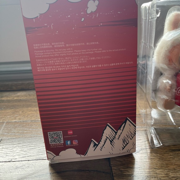 The Monsters Coca-Cola Vinyl Face Happy Factor NIB open from bottom resealed - Picture 6 of 10